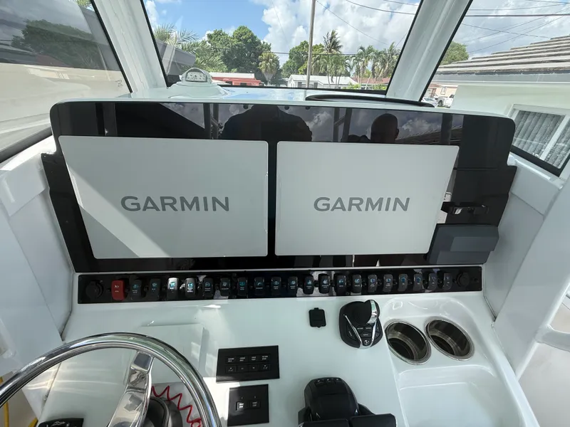 Slide: The Image of Sea Hunt GAMEFISH 28 CB 2024 - 37