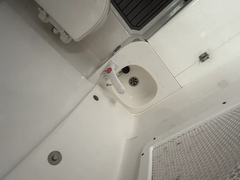 Slide: The Image of Sea Hunt GAMEFISH 28 CB 2024 - 31