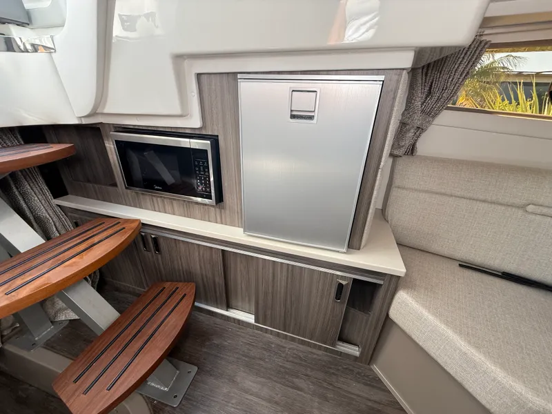 Slide: The Image of Sea Ray Sundancer 320 Outboard 2027 - 22