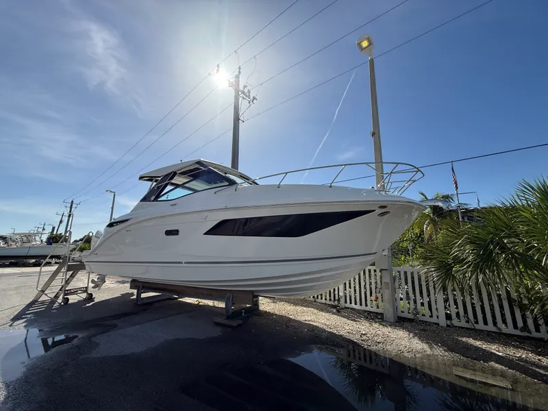 Slide: The Image of Sea Ray Sundancer 320 Outboard 2027 - 1