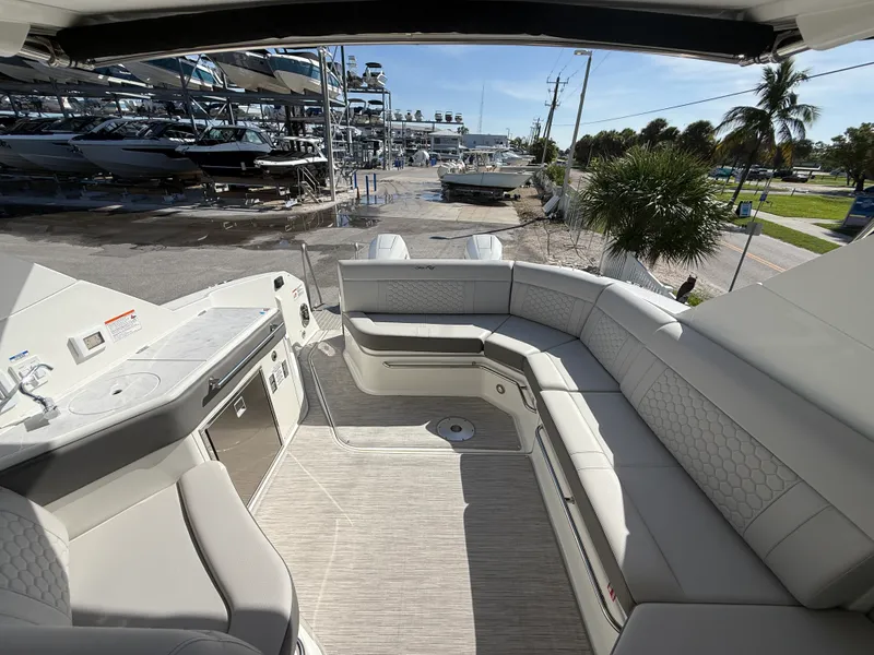 Slide: The Image of Sea Ray Sundancer 320 Outboard 2027 - 27