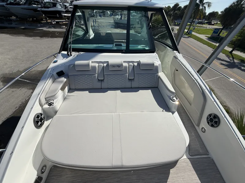 Slide: The Image of Sea Ray Sundancer 320 Outboard 2027 - 5