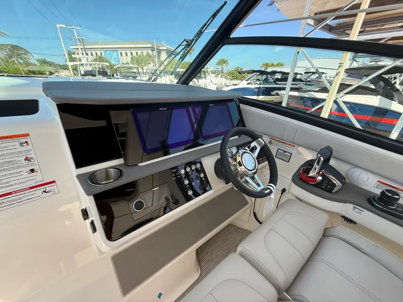 Slide: The Image of Sea Ray Sundancer 320 Outboard 2027 - 10