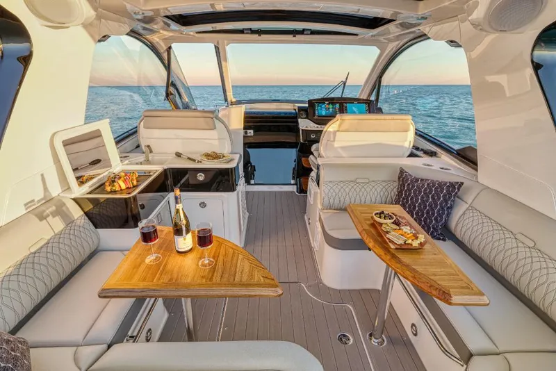 Slide: The Image of Sea Ray Sundancer 370 Outboard 2024 - 26