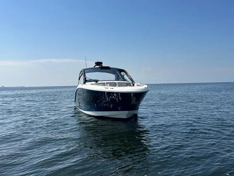 Slide: The Image of Sea Ray Sundancer 370 Outboard 2024 - 3