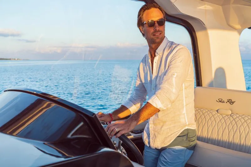 Slide: The Image of Sea Ray Sundancer 370 Outboard 2024 - 14