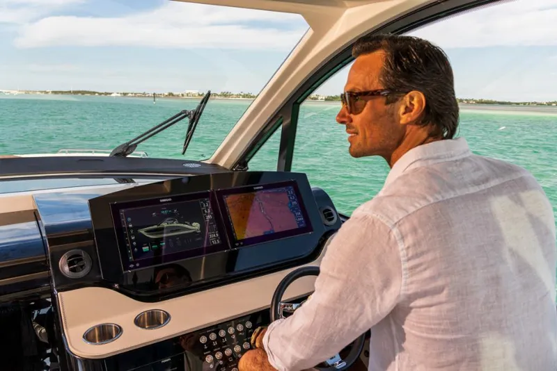 Slide: The Image of Sea Ray Sundancer 370 Outboard 2024 - 15