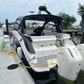 Slide: The Image of Sea Ray Sundancer 370 Outboard 2024 - 18