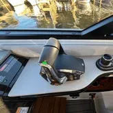 Slide: The Image of Sea Ray Sundancer 370 Outboard 2024 - 27