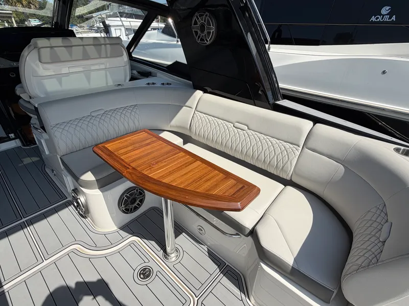 Slide: The Image of Sea Ray Sundancer 370 Outboard 2024 - 12