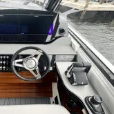 Slide: The Image of Sea Ray Sundancer 370 Outboard 2024 - 28