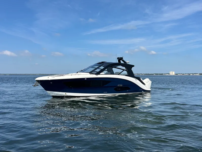 Slide: The Image of Sea Ray Sundancer 370 Outboard 2024 - 2