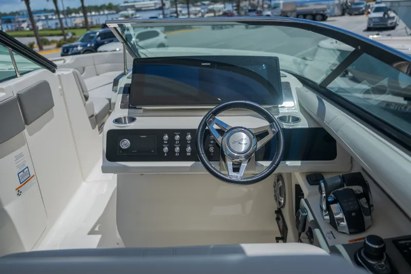 Slide: The Image of Sea Ray 310 SLX 2021 - 16