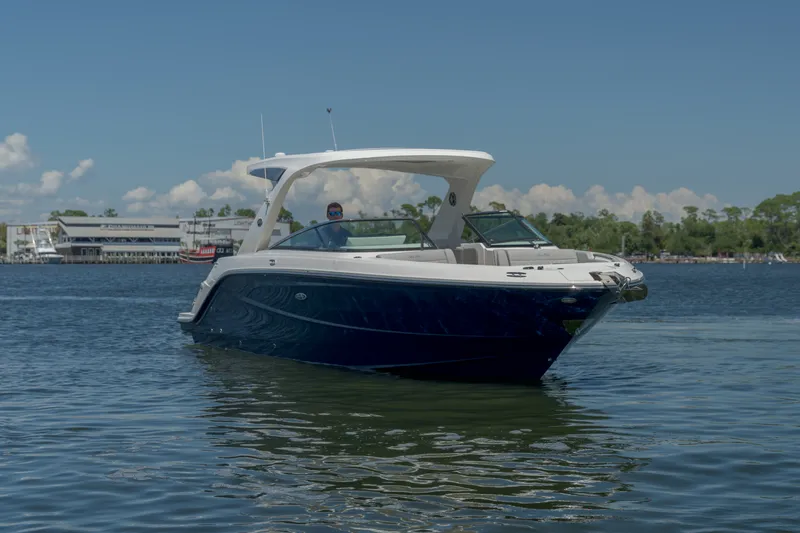 Slide: The Image of Sea Ray 310 SLX 2021 - 5
