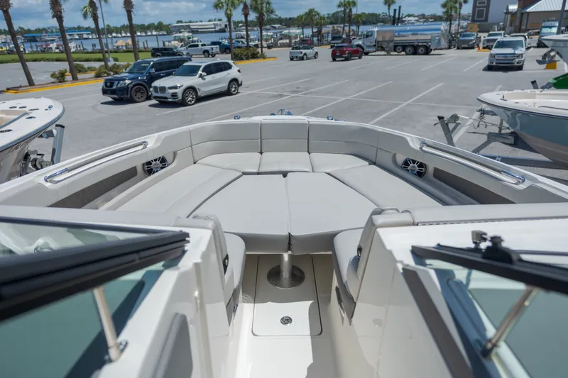 Slide: The Image of Sea Ray 310 SLX 2021 - 9