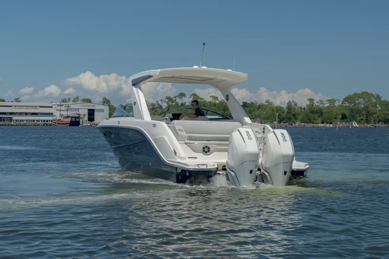 Slide: The Image of Sea Ray 310 SLX 2021 - 1