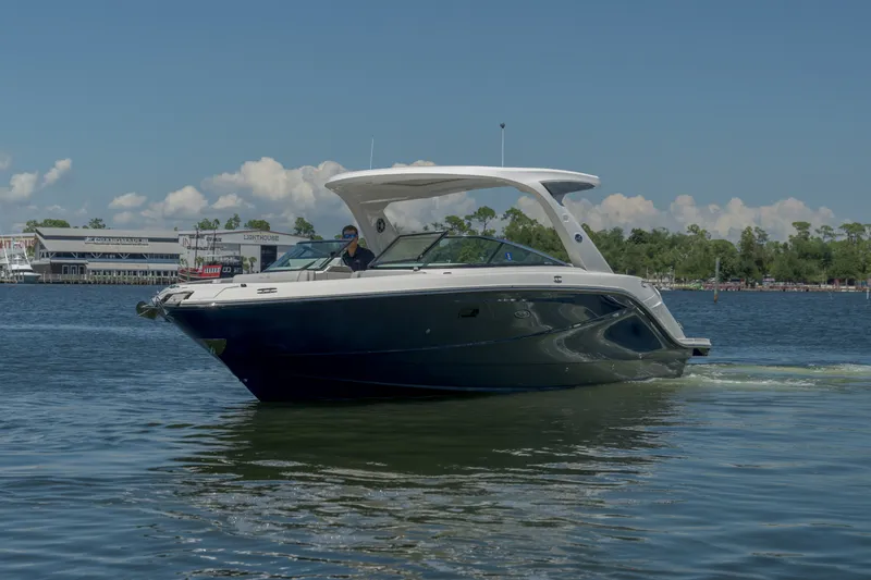 Slide: The Image of Sea Ray 310 SLX 2021 - 7