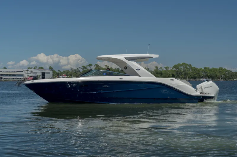 The Image of Sea Ray 310 SLX 2021 - 0
