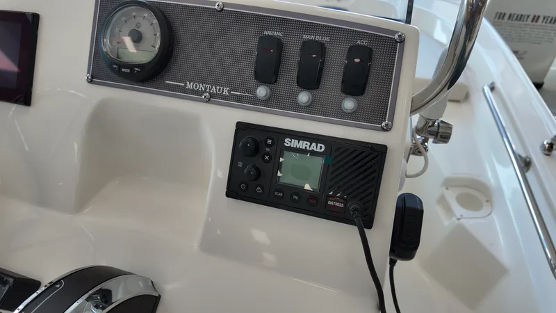 Slide: The Image of Boston Whaler 150 Montauk 2027 - 8