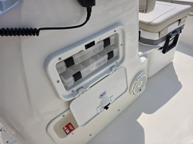 Slide: The Image of Boston Whaler 170 Montauk 2027 - 19