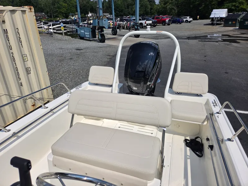 Slide: The Image of Boston Whaler 170 Montauk 2027 - 19