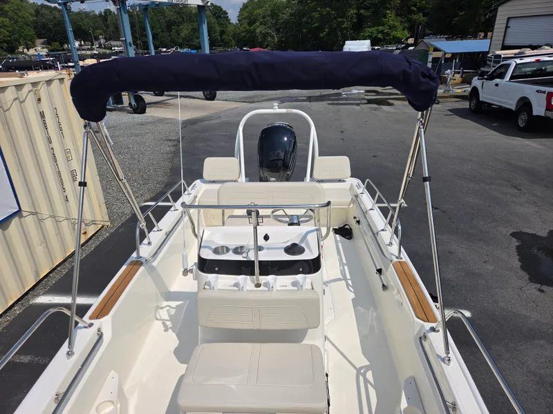 Slide: The Image of Boston Whaler 170 Montauk 2027 - 16