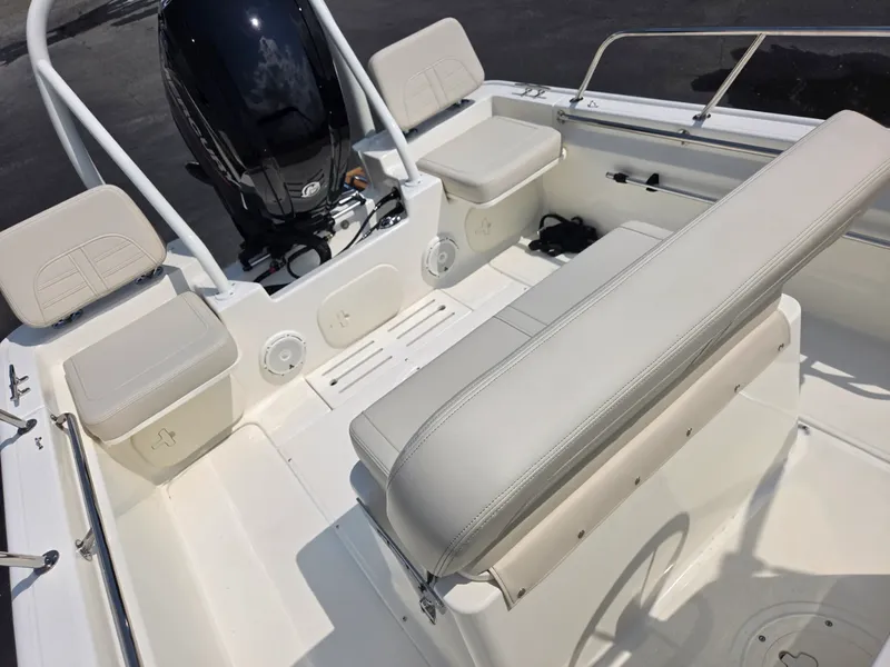 Slide: The Image of Boston Whaler 170 Montauk 2027 - 22