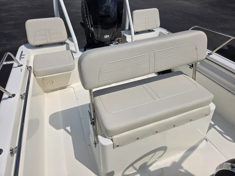 Slide: The Image of Boston Whaler 170 Montauk 2027 - 20