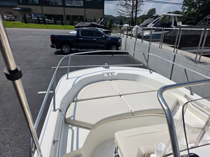 Slide: The Image of Boston Whaler 170 Montauk 2027 - 14