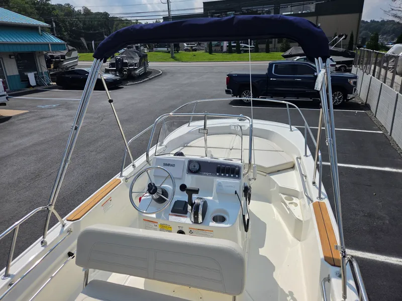 Slide: The Image of Boston Whaler 170 Montauk 2027 - 14