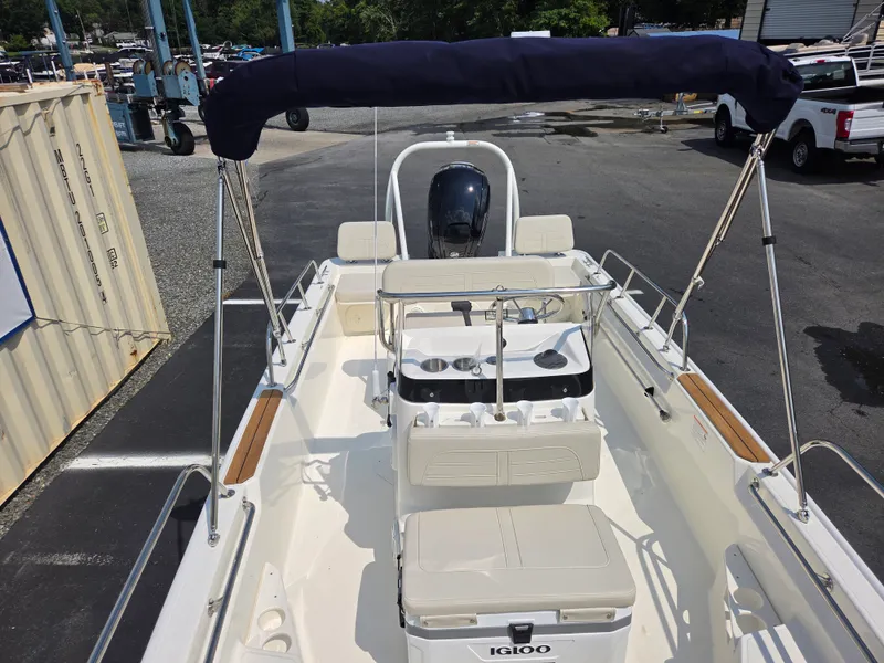 Slide: The Image of Boston Whaler 170 Montauk 2027 - 15