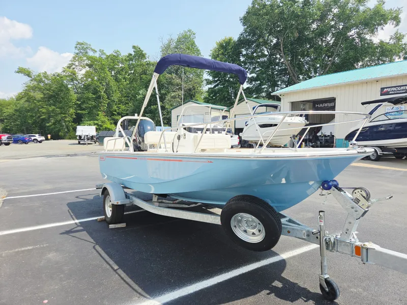 Slide: The Image of Boston Whaler 170 Montauk 2027 - 7