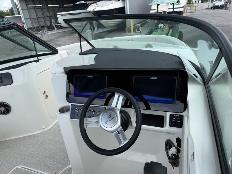 Slide: The Image of Sea Ray SDX 250 Outboard 2026 - 23