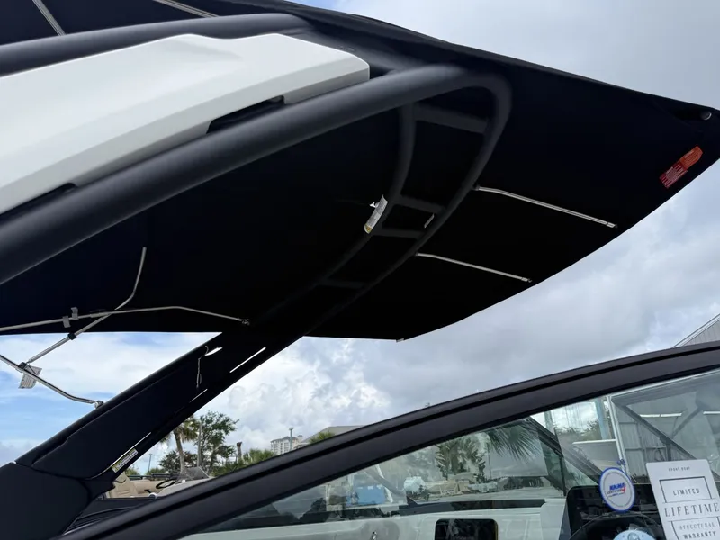 Slide: The Image of Sea Ray SDX 250 Outboard 2026 - 25