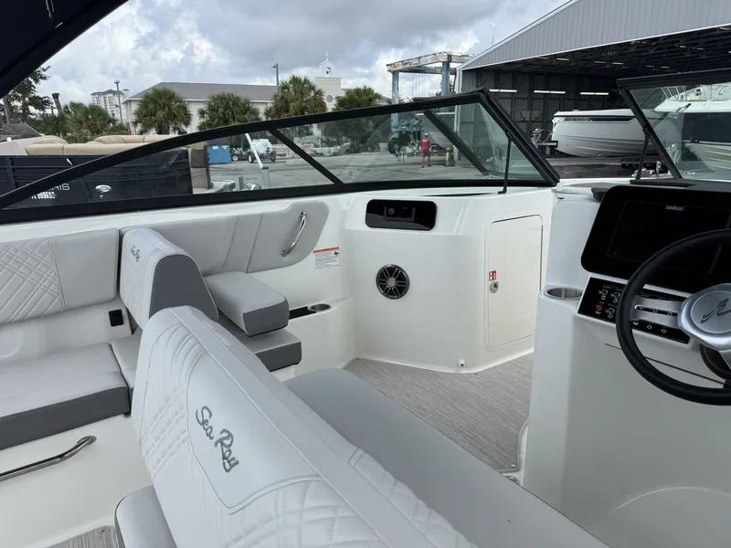 Slide: The Image of Sea Ray SDX 250 Outboard 2026 - 21