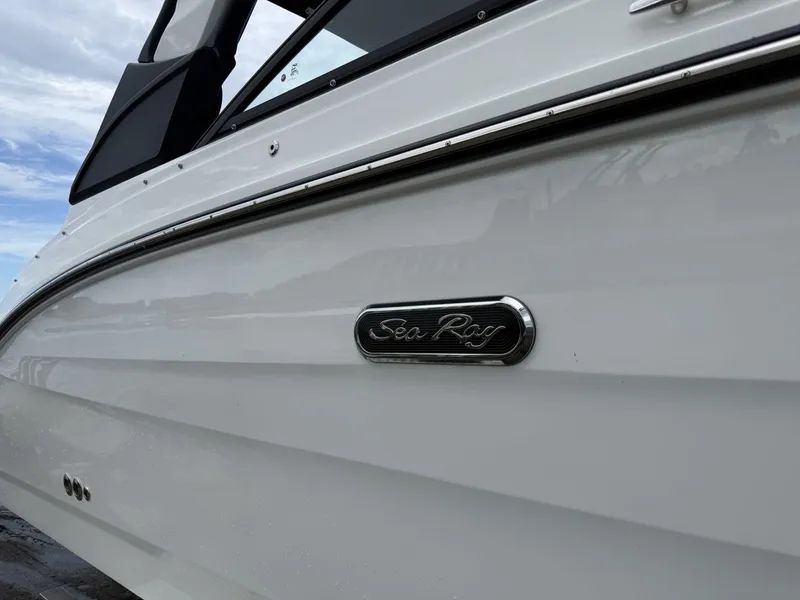 Slide: The Image of Sea Ray SDX 250 Outboard 2026 - 13