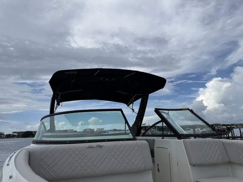 Slide: The Image of Sea Ray SDX 250 Outboard 2026 - 29