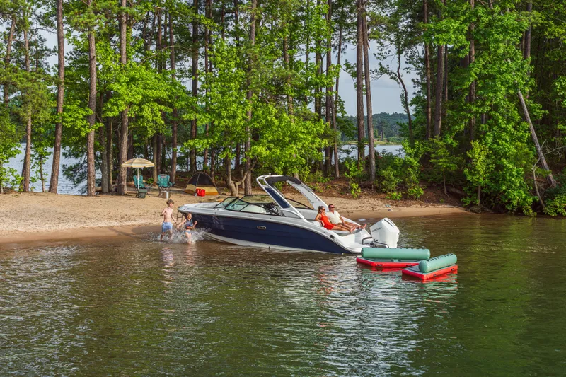 Slide: The Image of Sea Ray SDX 250 Outboard 2026 - 30