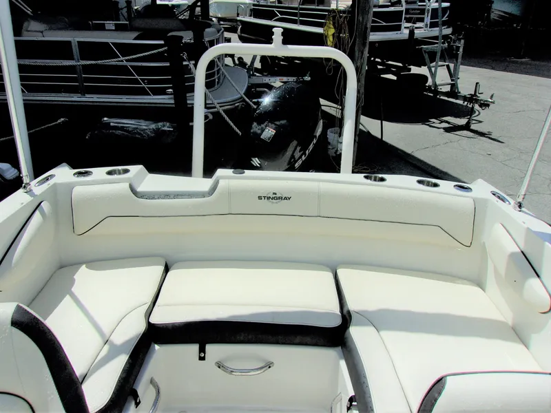 Slide: The Image of Stingray 172SC 2023 - 17