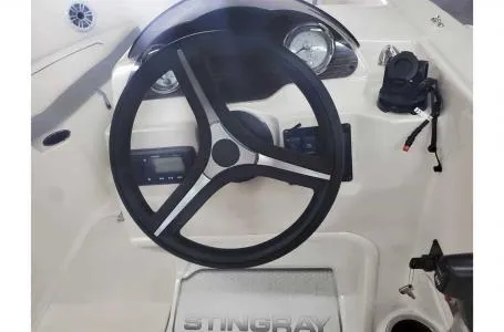 Slide: The Image of Stingray 172SC 2023 - 5