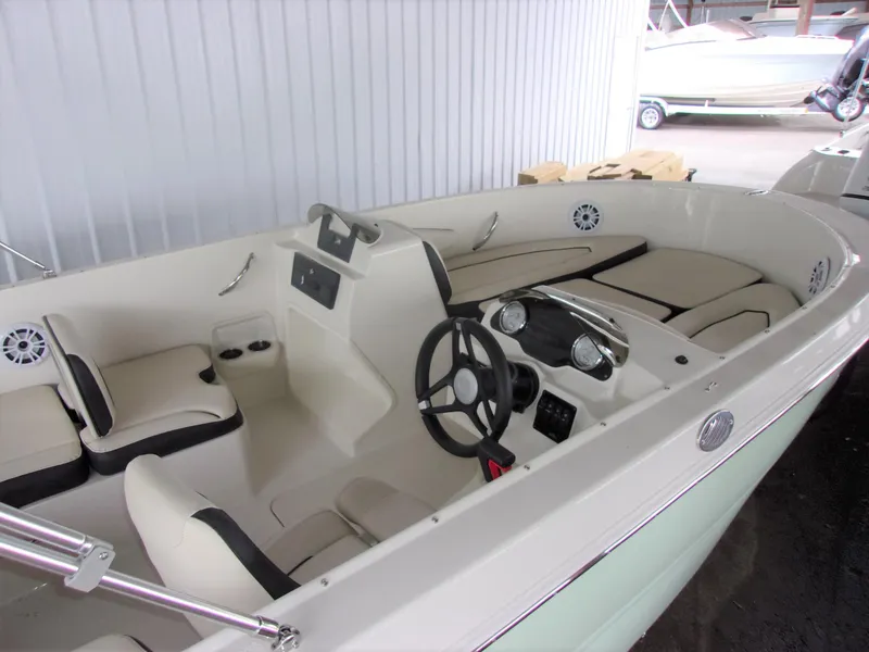 Slide: The Image of Stingray 172SC 2023 - 7