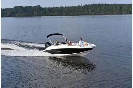 Slide: The Image of Stingray 212 SC 2023 - 10