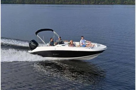 Slide: The Image of Stingray 212 SC 2023 - 11