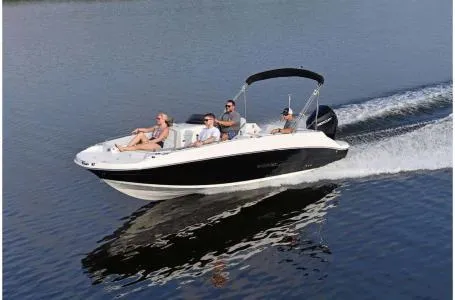 Slide: The Image of Stingray 212 SC 2023 - 9