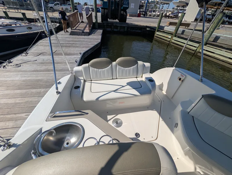 Slide: The Image of Sea Ray 240 SUNDANCER 2007 - 34