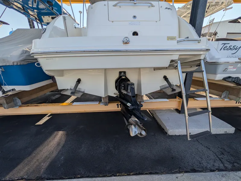 Slide: The Image of Sea Ray 240 SUNDANCER 2007 - 19