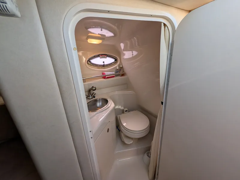 Slide: The Image of Sea Ray 240 SUNDANCER 2007 - 38