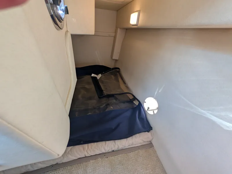 Slide: The Image of Sea Ray 240 SUNDANCER 2007 - 39
