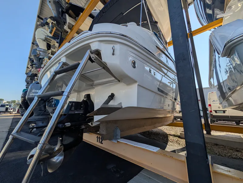 Slide: The Image of Sea Ray 240 SUNDANCER 2007 - 18