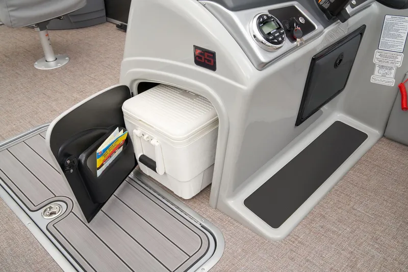 Slide: The Image of Ranger 223F 2023 - 34